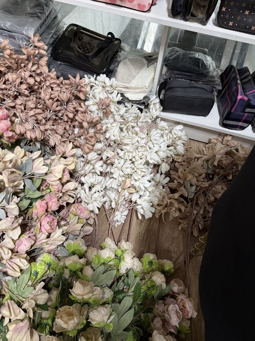 Зелень декор искусивенные цветы растения оборудование