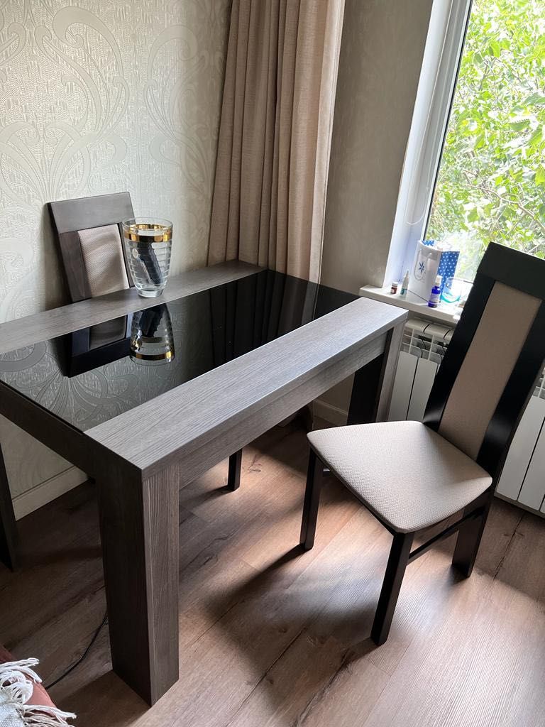 Продам стол и стулья