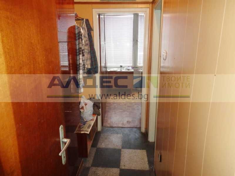 Дава се под наем Тристаен апартамент в София, Център - 104 кв.м за 459 € - Снимка #11