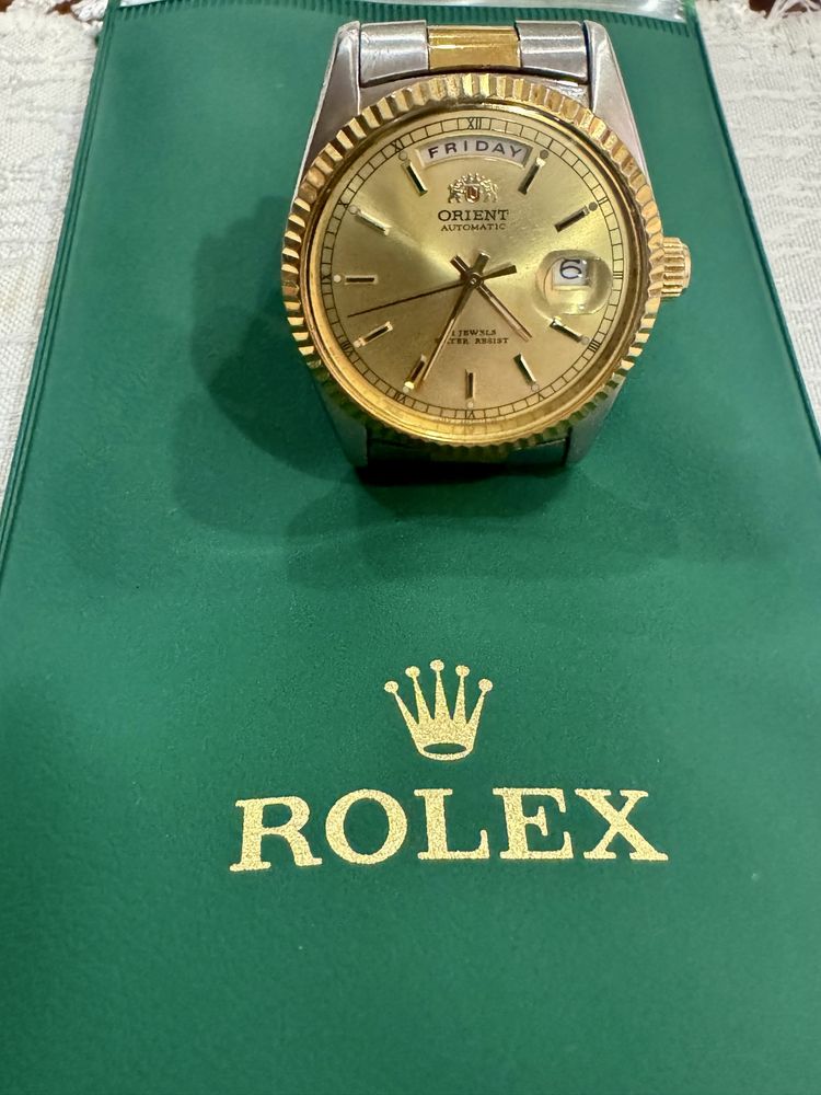 Стильные часы Rolex.