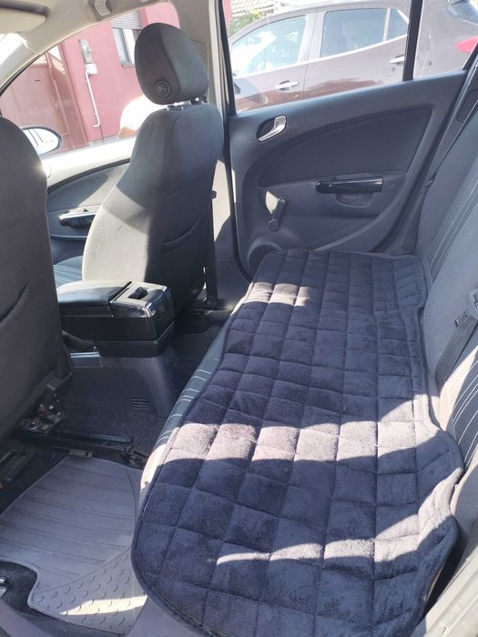 Vând Opel Corsa D, an 2010, capacitate 1.3 diesel - Înmatriculată
