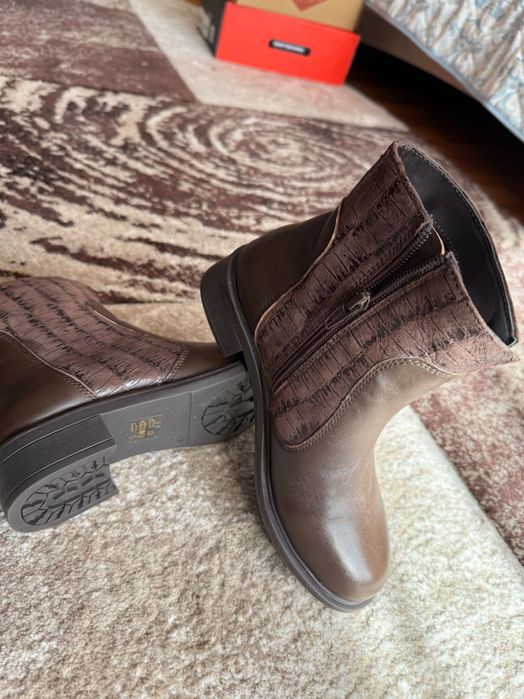 Botine maro din piele naturală