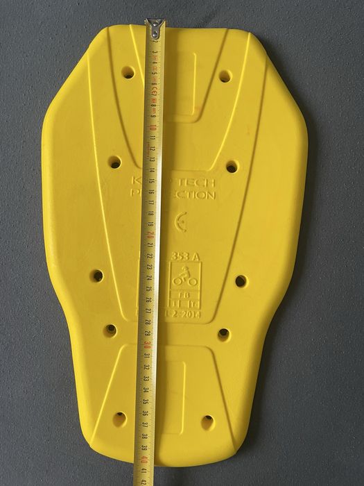 Мото протектор за гръб