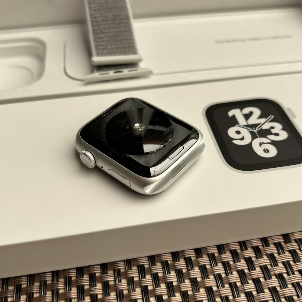 2бр Apple Watch SE /44mm/ Лизинг от 14лв Silver / GPS