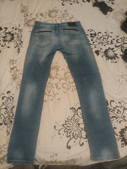 Vând blugi Pull& Bear calitate superioara 99 %coton