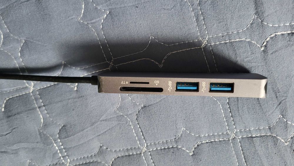 Hub Adapter pe usb C fuctional  50 lei