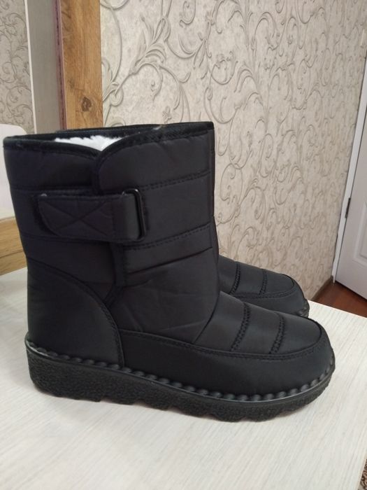 Продам обувь ,дутики зимние