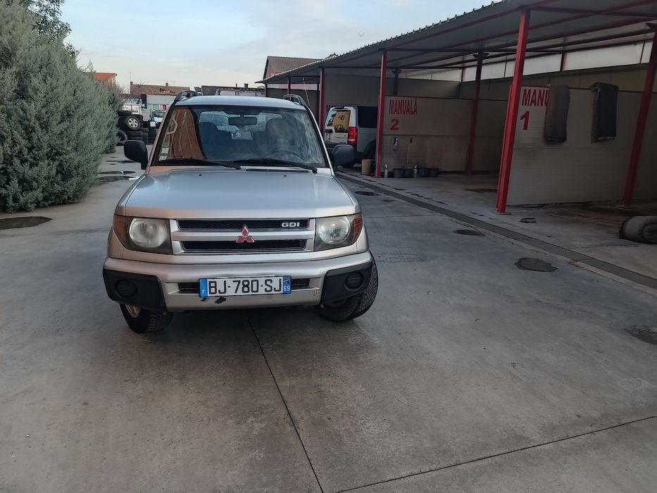 Mitsubishi pajero pinin