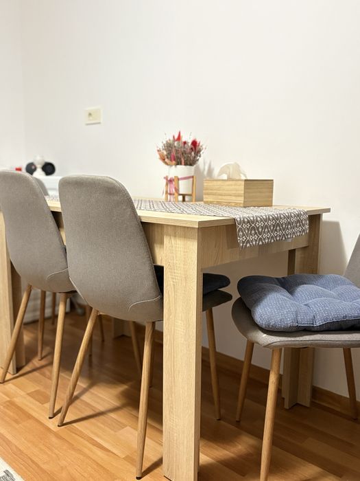 Masa bucatarie din pal.Stare foarte buna.