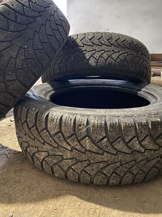 Продаются  б/у покрышки 195/65R15 зимние (3шт).  Отдам за 12 000тг.