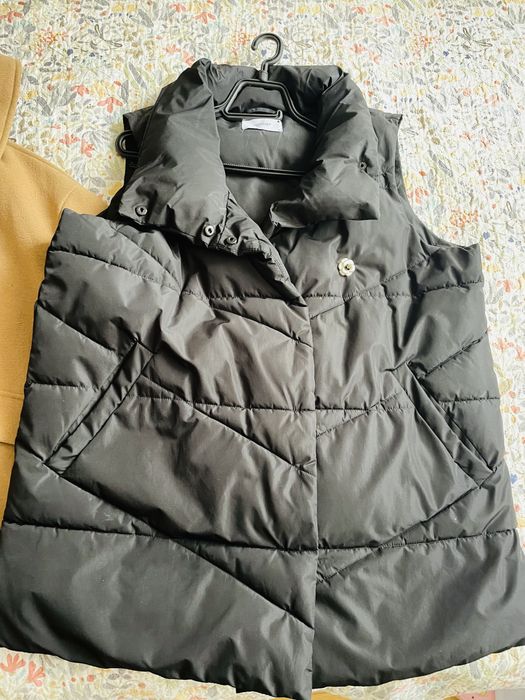 Жакет Reserved L бежов и Oversized черен елек Reserved M