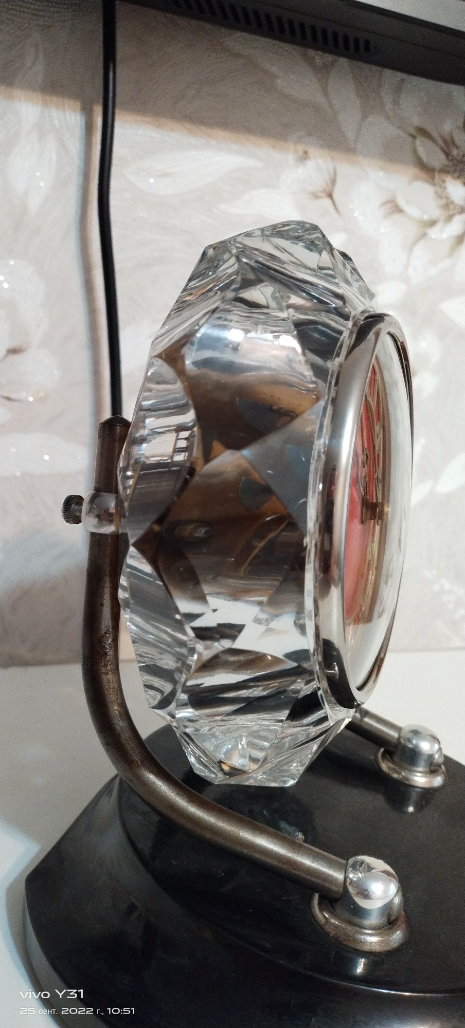 Часы маятниковые Янтарь с боем СССР 1960г, настольные часы Маяк