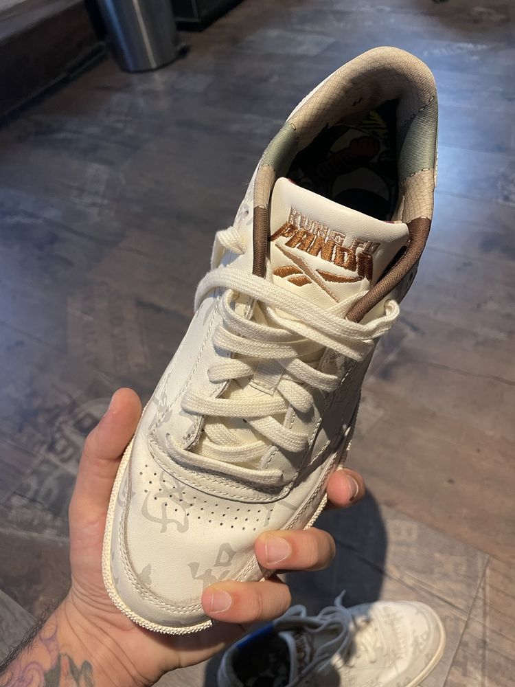 Продавам  кецове Reebok, Kung Fu Panda