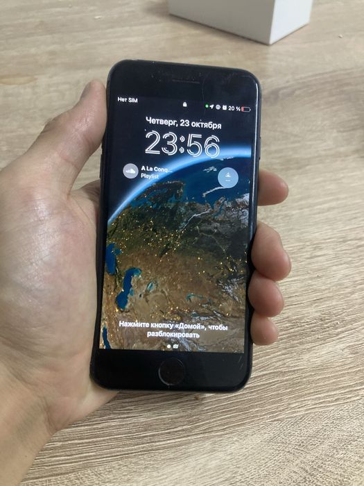 Iphone 8 64gb.