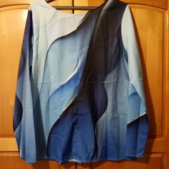 Дамска блуза в син нюанс