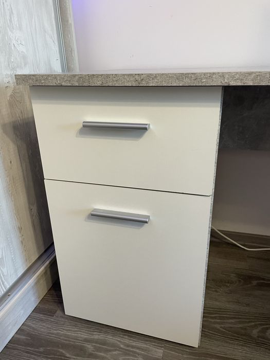 Birou modern din pal gri/alb