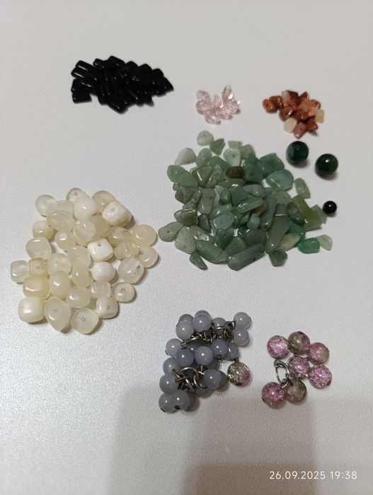 Бижутерия из камней и камни