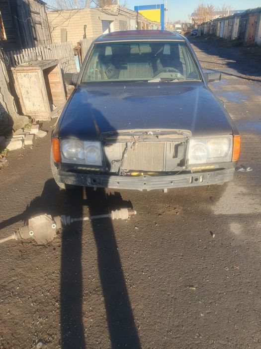 Продам машину по запчастям