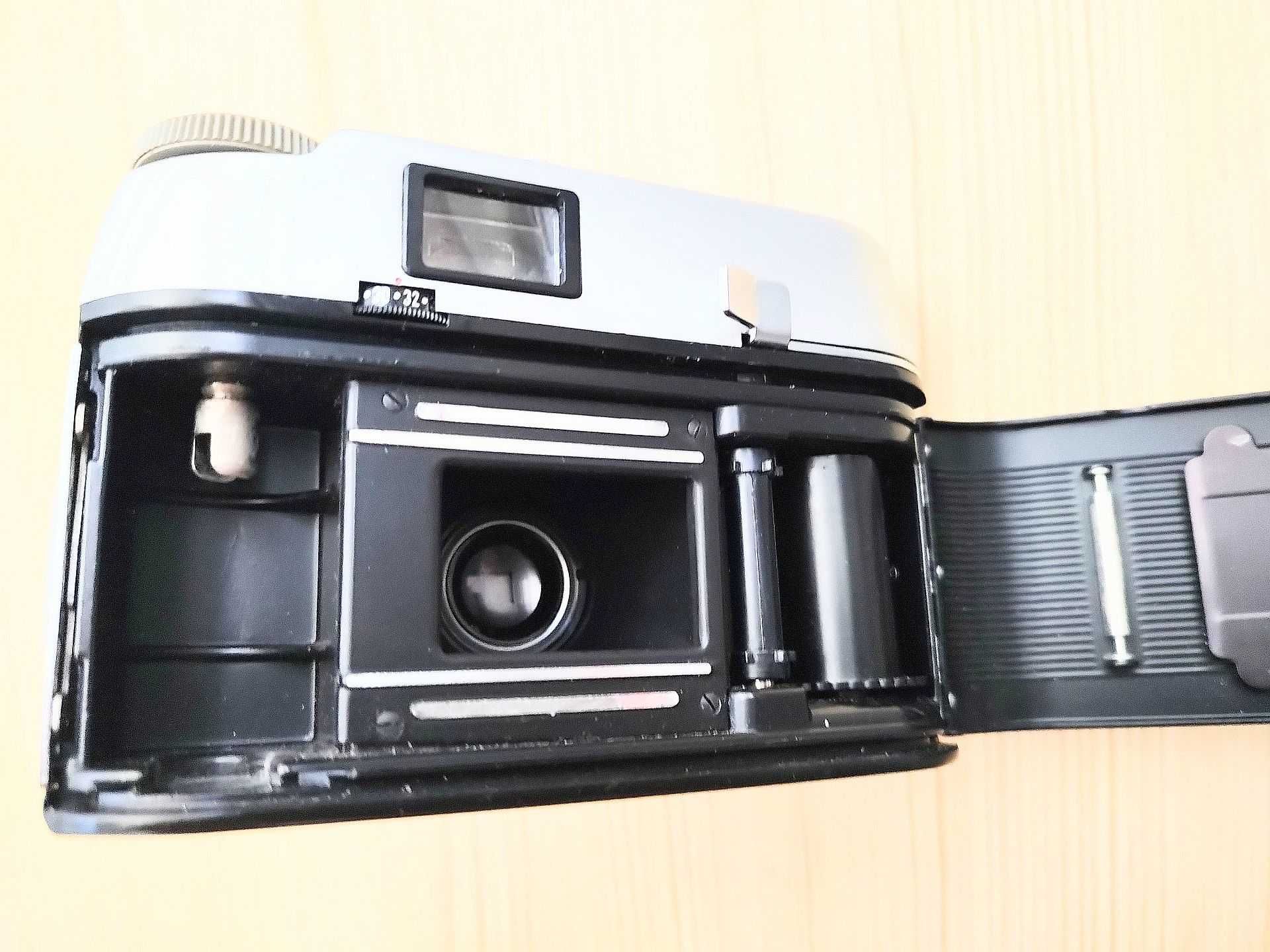 Aparat foto vintage pe film normal si 3 obiective baioneta Nikon