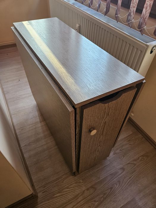 Masa extensibila cu 4 scaune