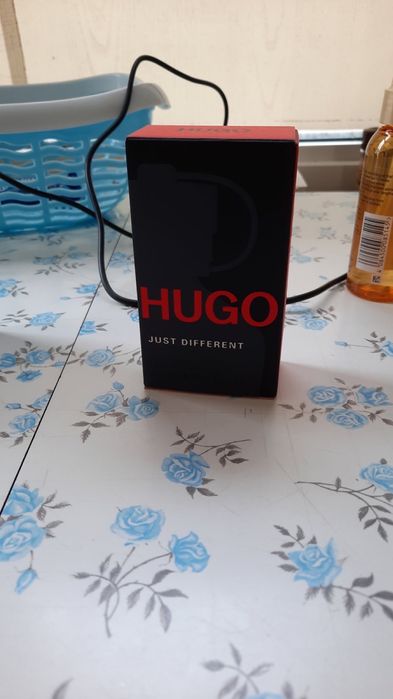 Perfume Hugo Boss Just DIFFERENT