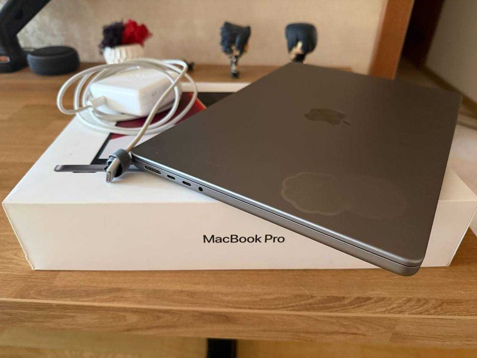 MacBook Pro 14” (M1 Pro, 2021) – Отлично състояние, 85% батерия