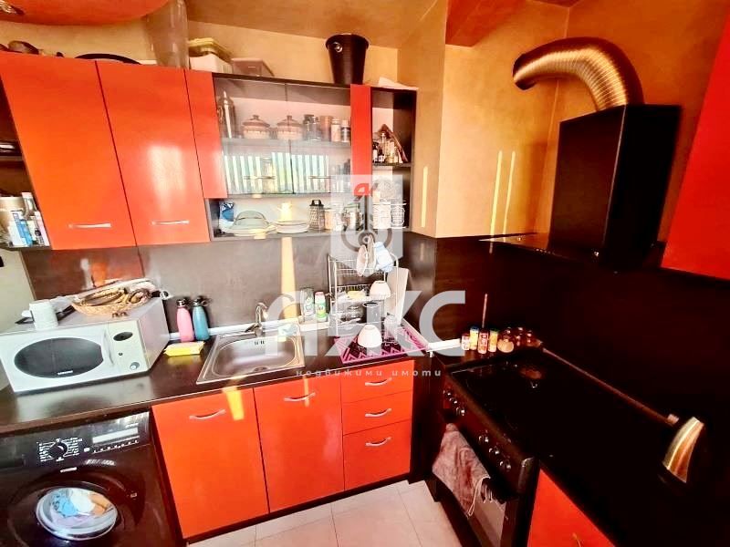 Двустаен апартамент в кв. Редута