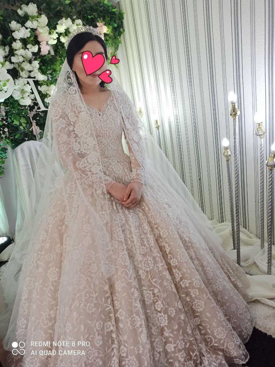 Свадебное платье больших размеров.