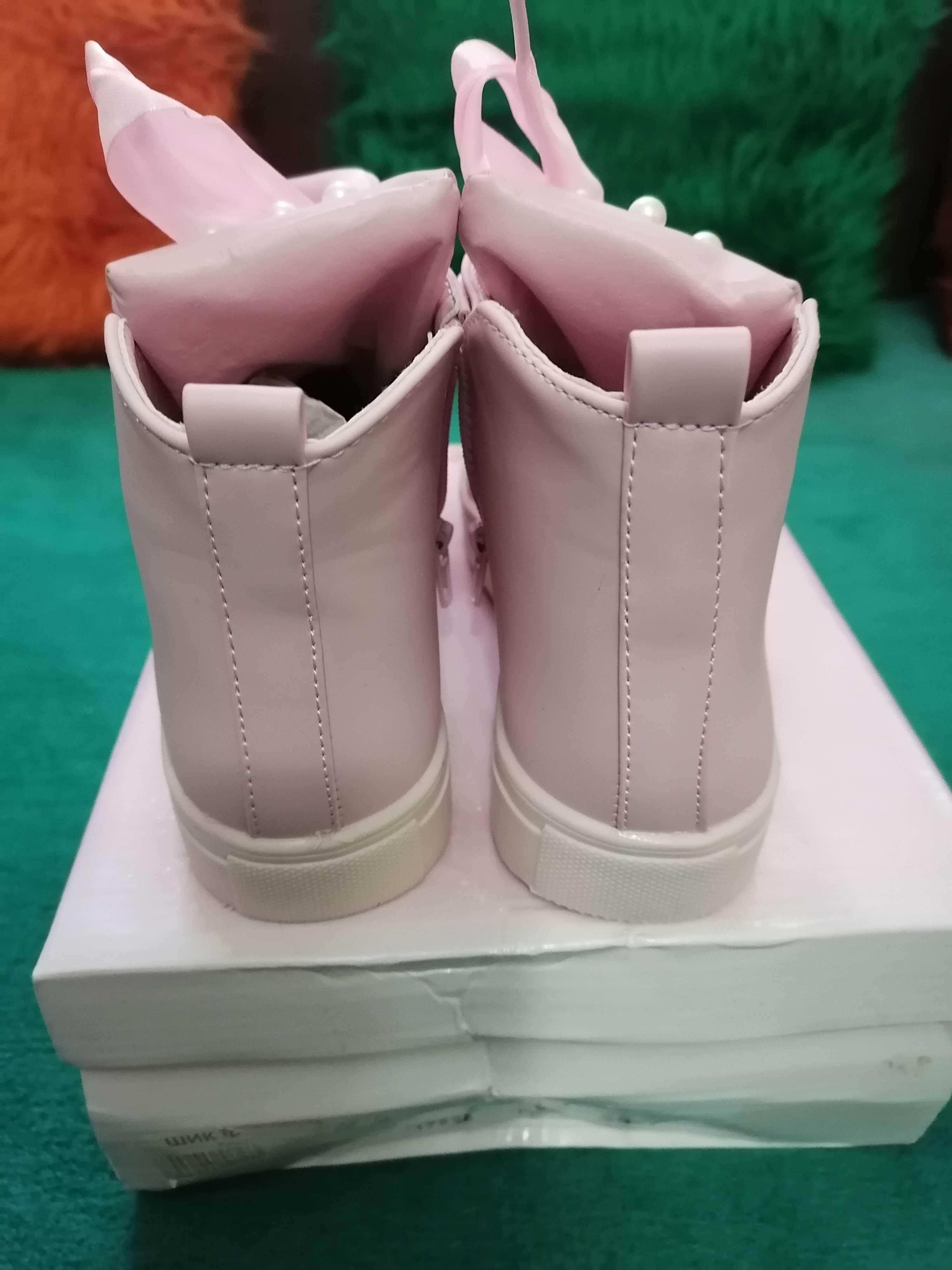 Детски обувки за момиче розови номер 33 нови