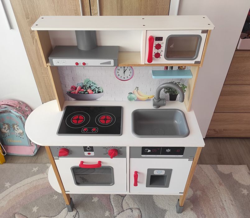 Детска дървена кухня