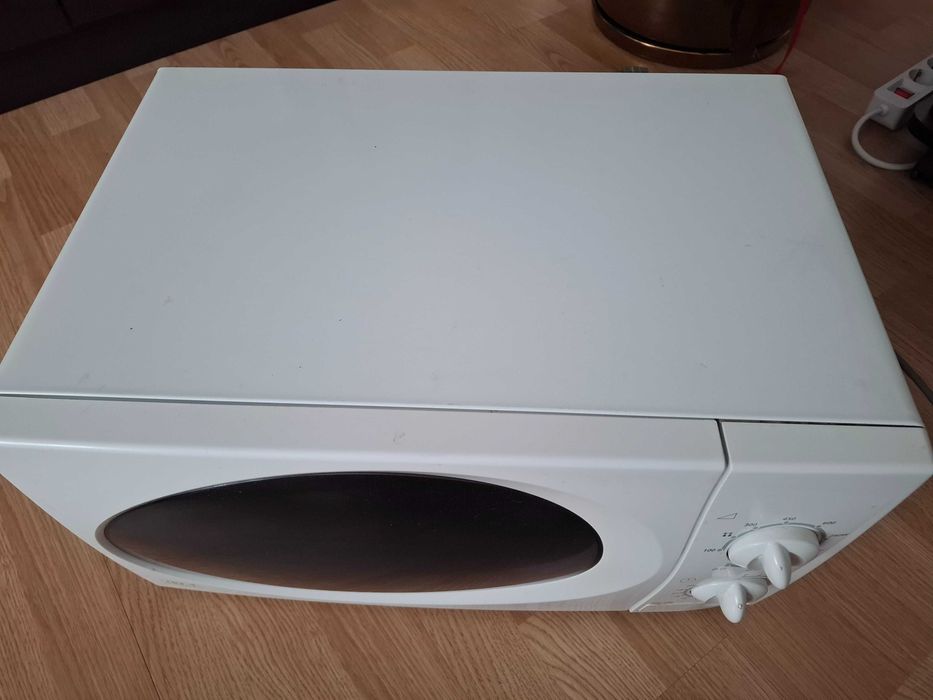 Cuptor microunde Samsung ,  panou mecanic, alb
