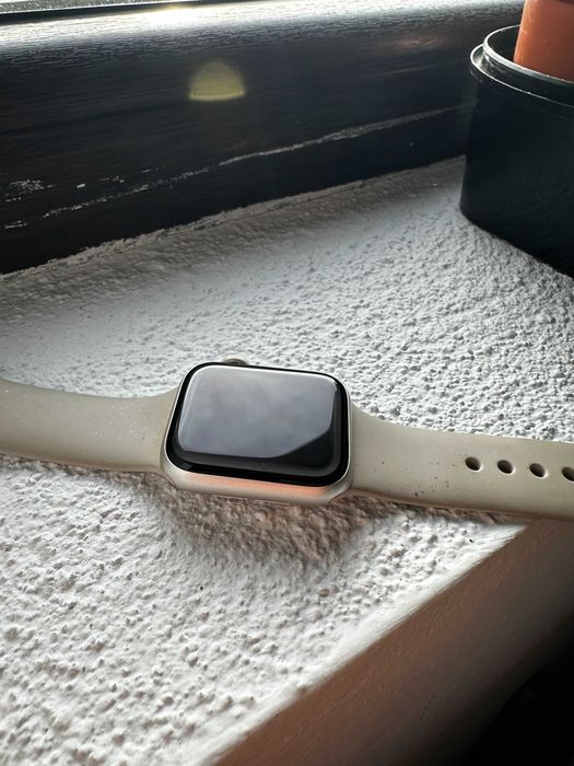 APPLE Watch SE (2nd Gen), 40mm Starlight
