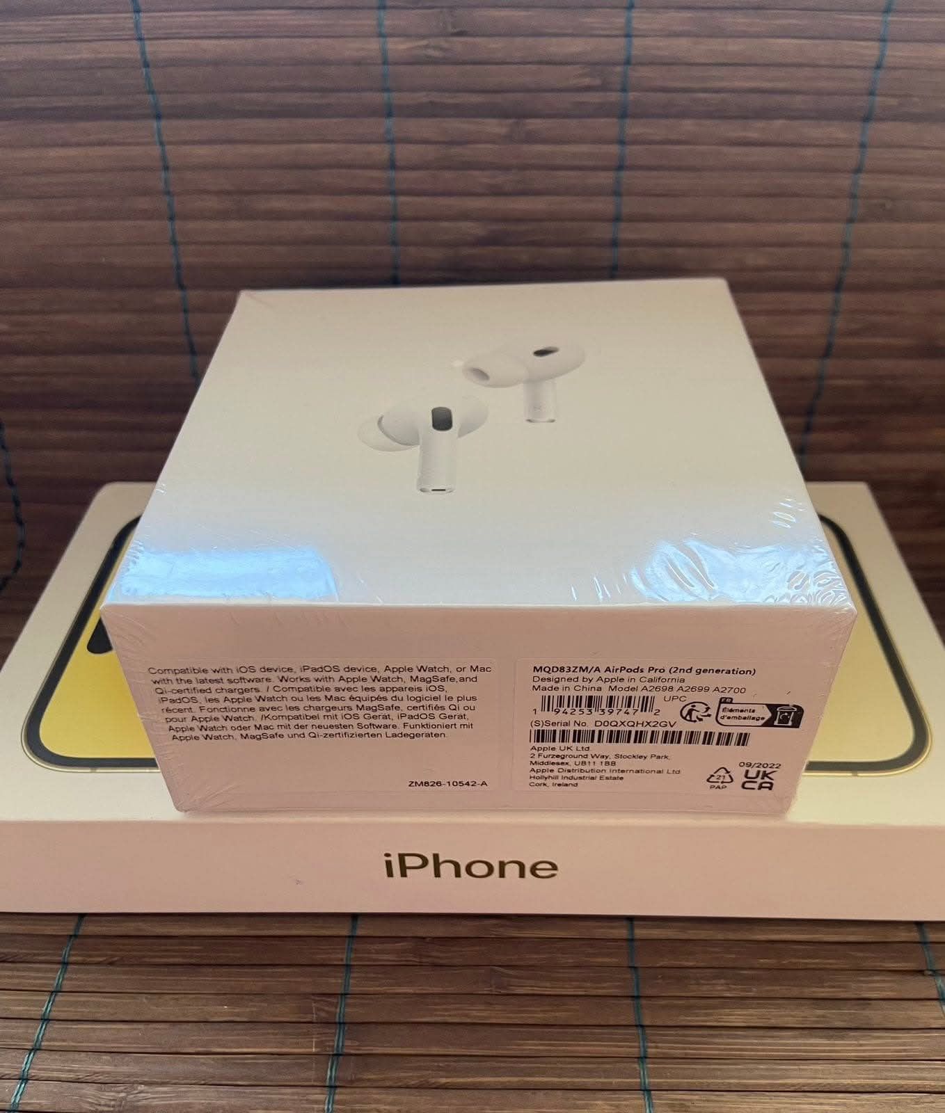 Apple AirPods Pro 2 / Слушалки