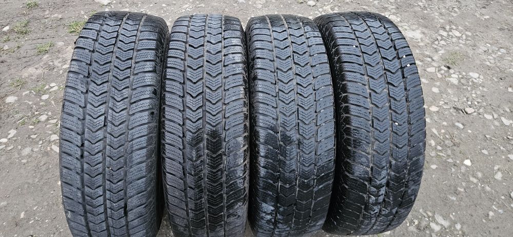 Cauciucuri de iarna 215 75 16 c