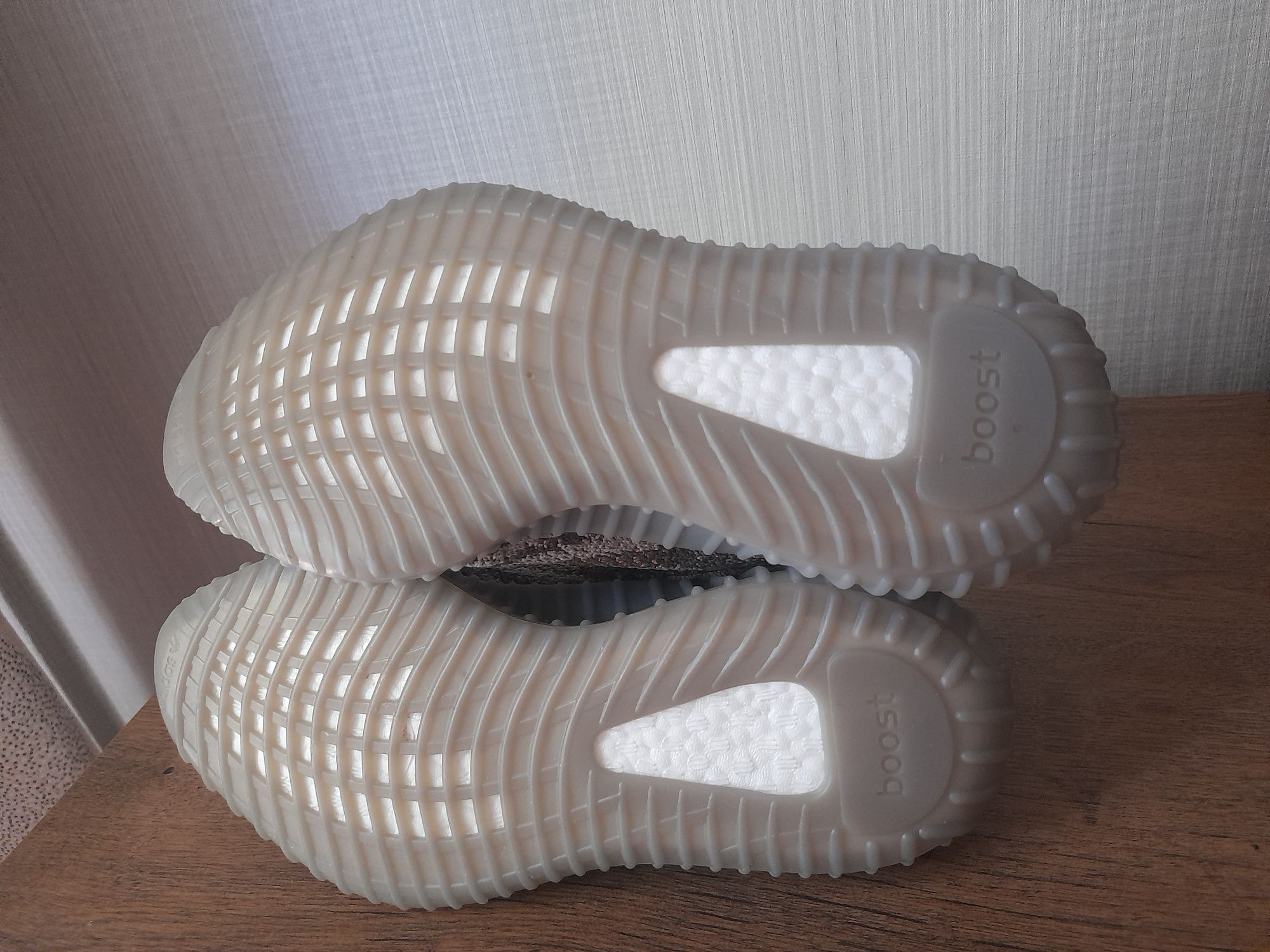 Adidas Yezzy Boost 350 V2 Beluga маратонки 38 номер.