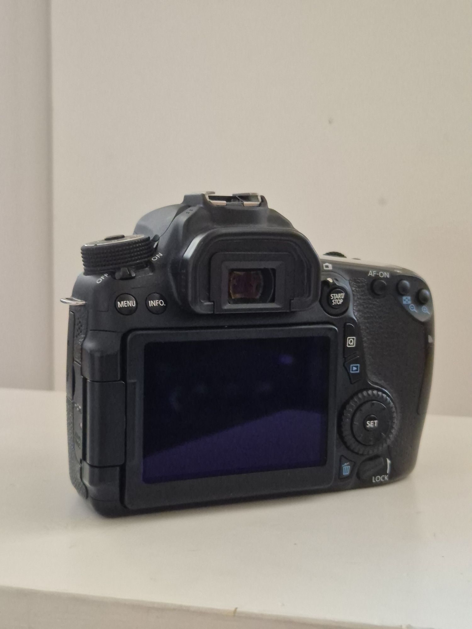 Vând Body Camera Foto Canon  Eos 70d