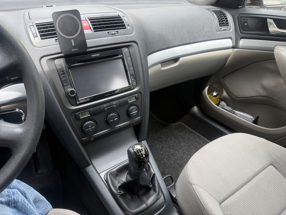 Skoda Octavia 2 berlina