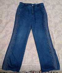 джинсы со стразами в идеальном состоянии