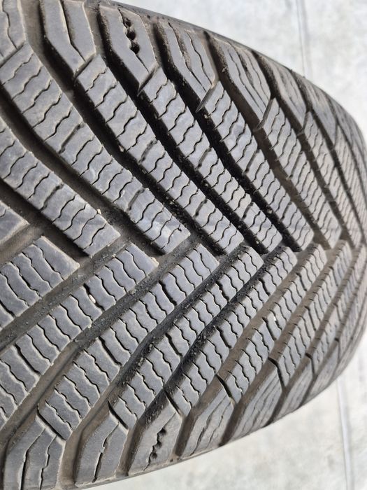 Vând 4 cauciucuri de iarna Michelin 205/55/16