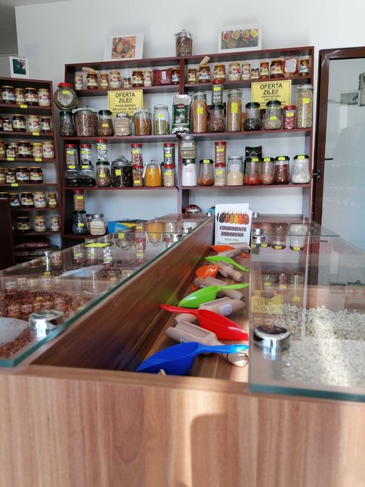 Mobila magazin in conditii foarte bune