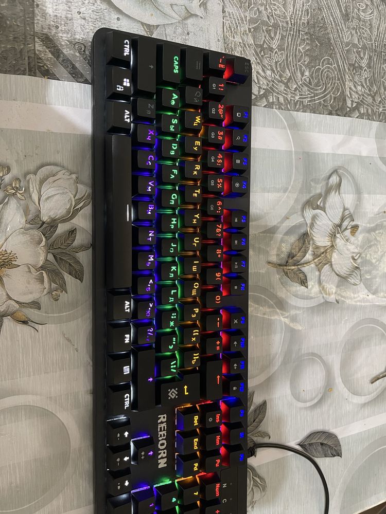 Reborn Defender klaviatura