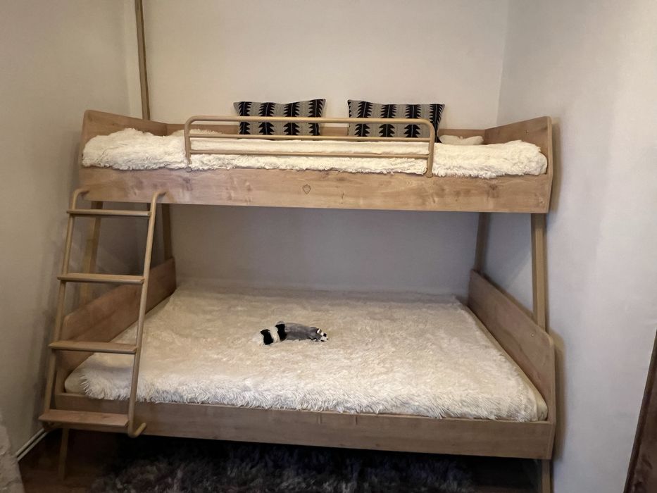 Pat spraetajat copii cu saltele ortopedicus, SINAIA