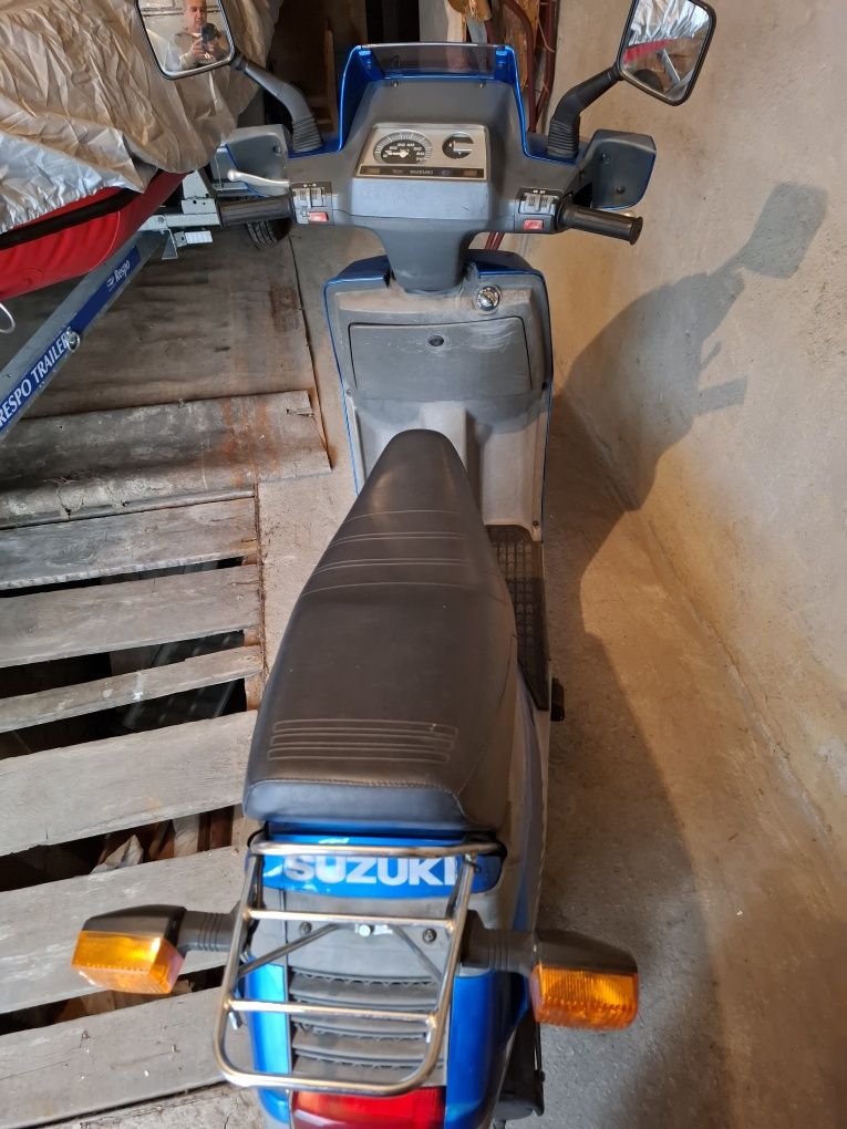 Suzuki CP 50 Roller скутер