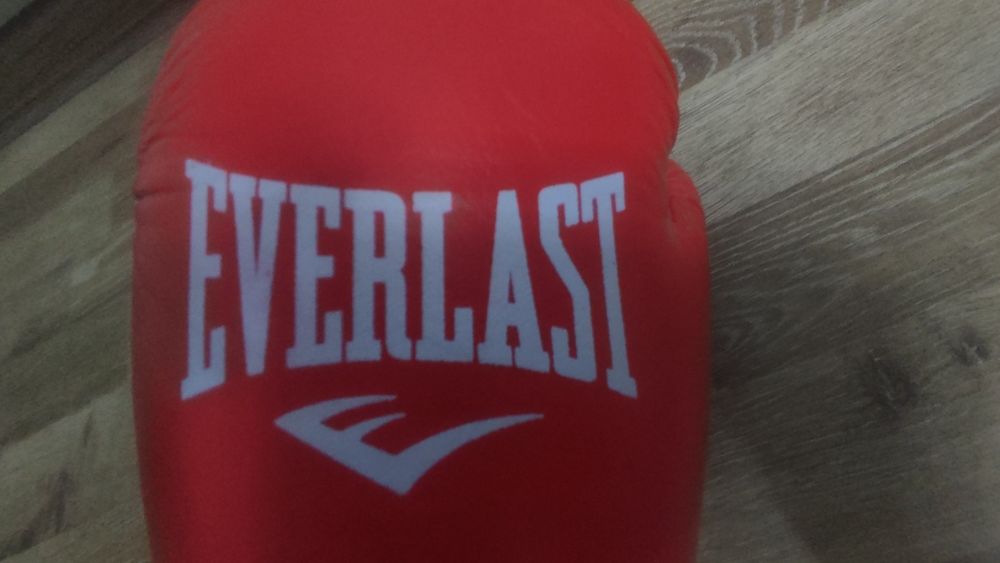 Боксёрские перчатки