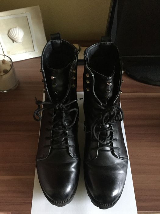 bocanci din piele cu tinte