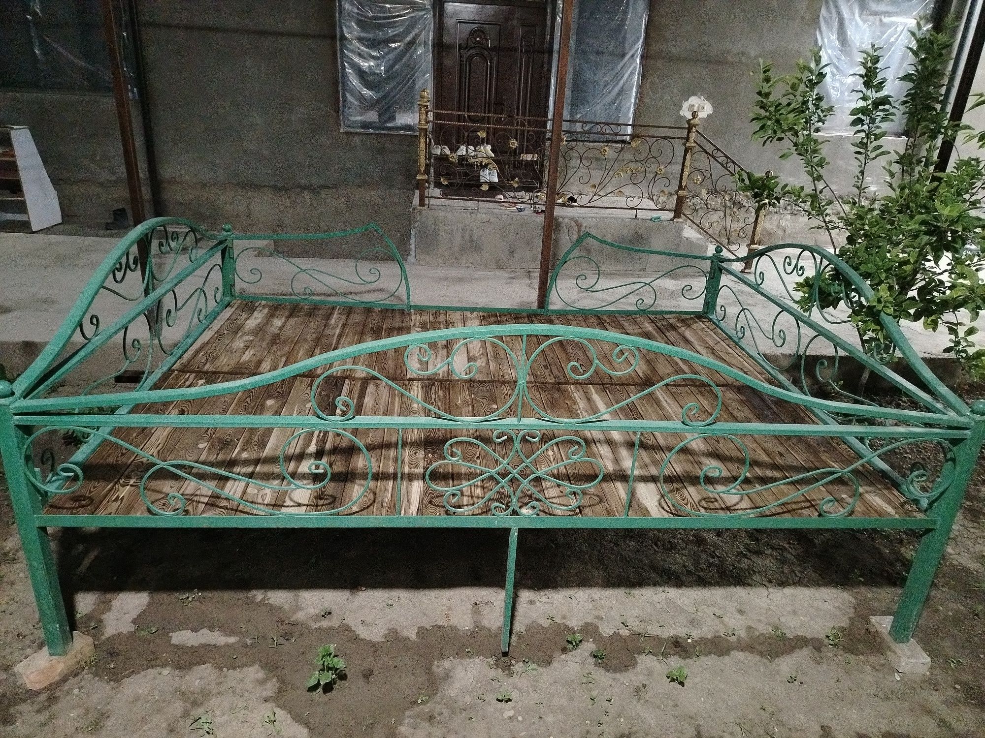 Tapchan 3 ga 4 sotiladi