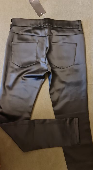 Pantaloni Mango, negru lucios, din satin