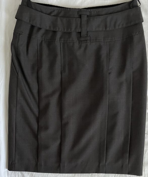 Fusta moderna, cu pliuri