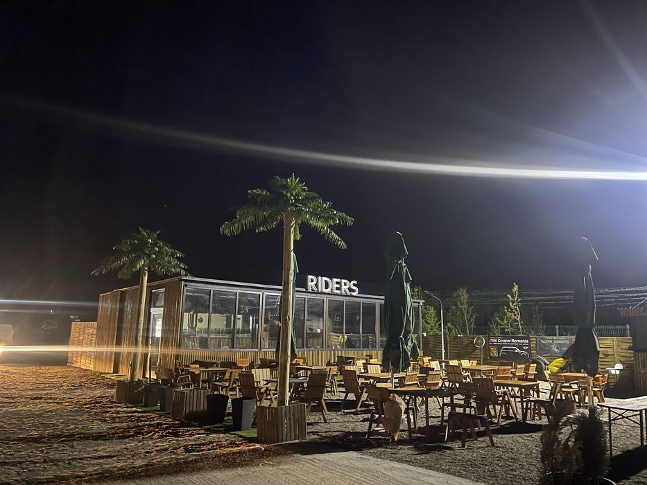 Container-restaurant-evenimente-modular-terasa