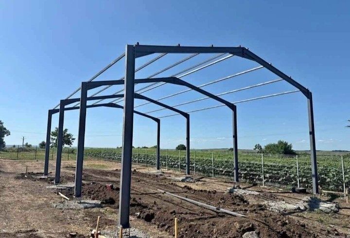 Vând hală metalică 12x 15